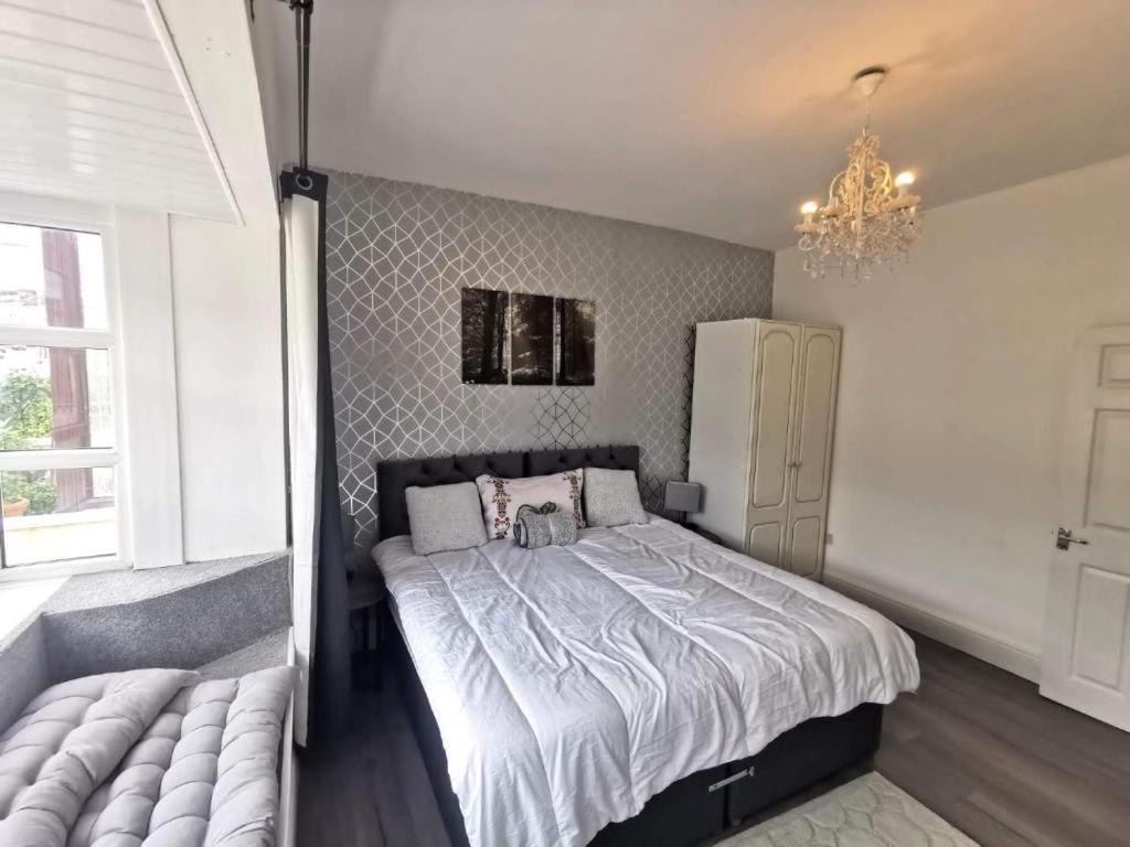 City Centre Room, Wifi, Share Facility Суонси Экстерьер фото