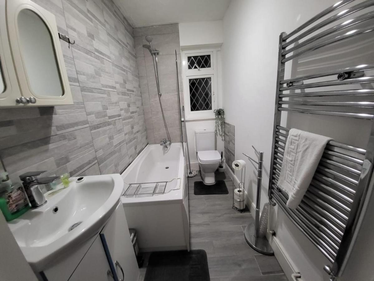 City Centre Room, Wifi, Share Facility Суонси Экстерьер фото